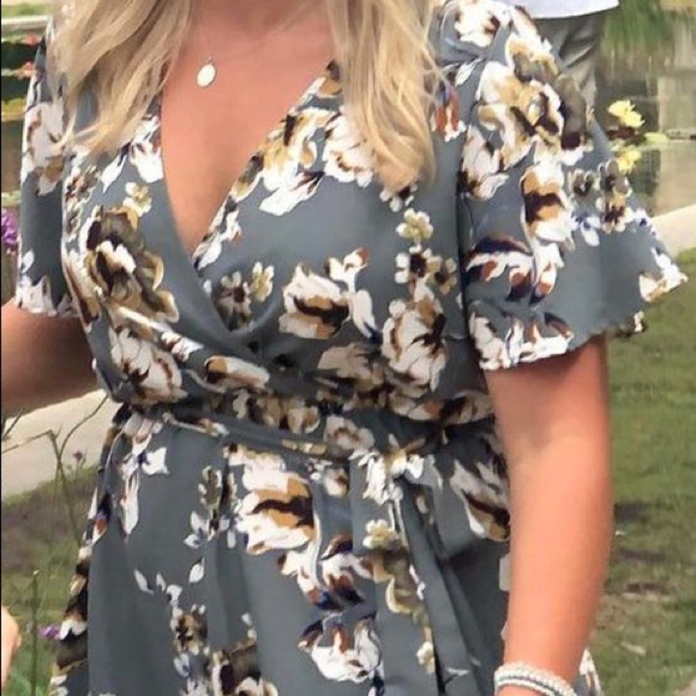 Olive green | flower | high low | wrap dress | flowy arms | Size L